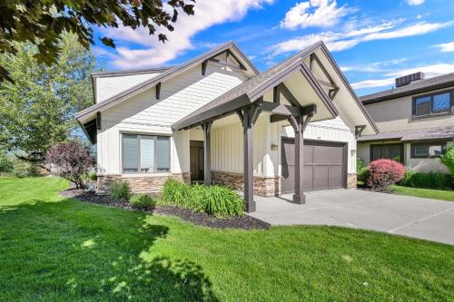 Your Luxury Mountain Adventure Home
