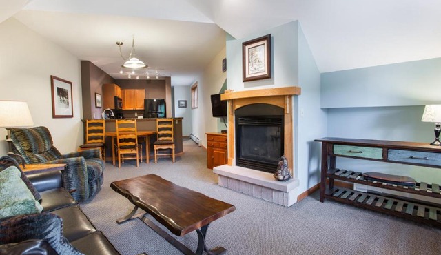 Zephyr Mountain Lodge, Condo - 2 bedroom Continental Divide Views Select Rated Condo 2608