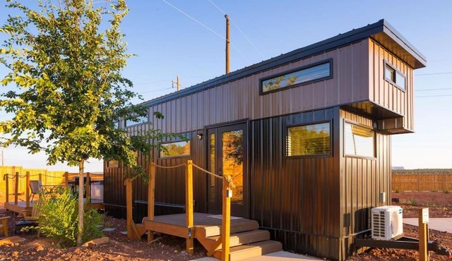 Zion Tiny Home, Private Hot Tub, Near Trails