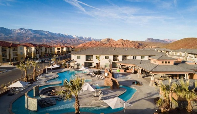 Zion Village 339 3 Bed, 2 and a half Bath, Game Systems, Mister System, and Community Pool