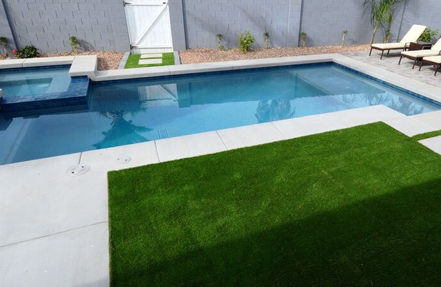 Amazing 4 bed/3 bath, minutes to Old Town Scottsdale! Heated Pool and Spa!
