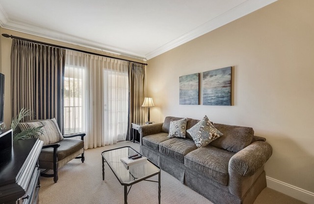 Beautiful 1 Bedroom at Lake Las Vegas Resort Community