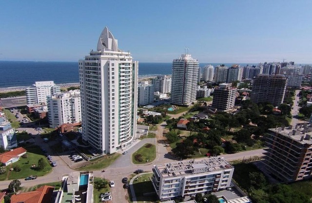 EDIFICIO WIND TOWER PUNTA DEL ESTE in Punta del Este