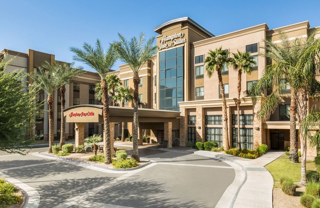 Hampton Inn & Suites Phoenix Glendale-Westgate