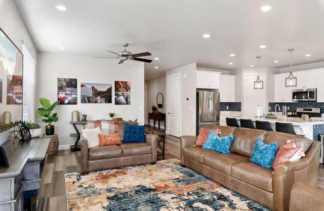 Large 5 Bed 5 Bath Home w/Private Hot Tub