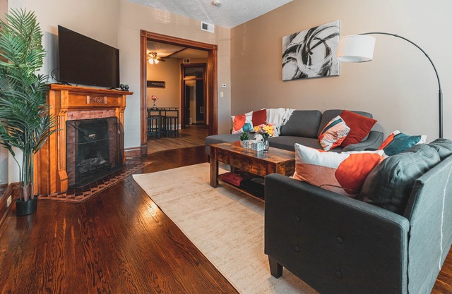 Lovely 3 bedroom Apartment in Midtown/Downtown Omaha