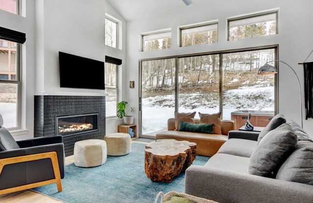 New Luxury Cabin #57 Near Resort/Hot Tub & Views - FREE Activities & Equipment Rentals Daily