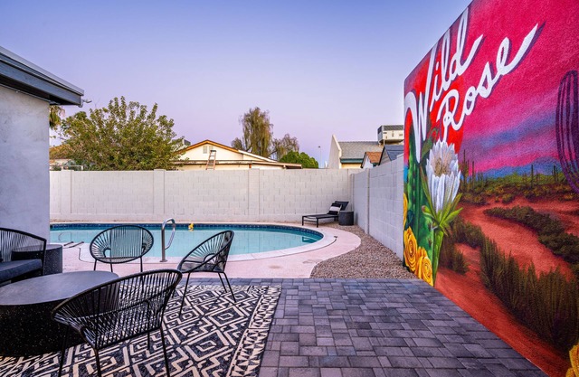 *New* Old Town Scottsdale area, play pop-a-shot basketball, ping pong, swimming at Wild Rose