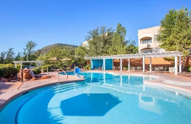 Ridge On Sedona Golf Resort ~ STUDIO FOR 4/FULL KITCHEN/ONSITE GOLF/GREAT VIEWS