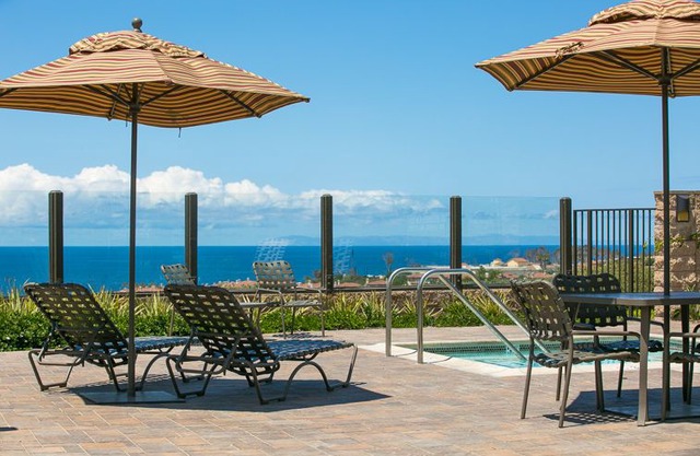 Ritz Pointe Condo, Pool/Jacuzzi, Close to Beach + World Class Spas