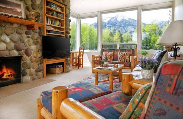 RMR: Lupine 1911 Condo in The Aspens/Wilson,WY