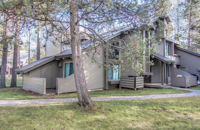 Sunriver Getaway with Access to Exclusive Golf