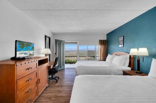Landmark Lookout Lodge 