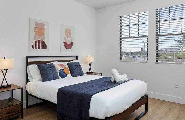 TWO Glendale Cozysuites w/Pool&Jacuzzi 10&03