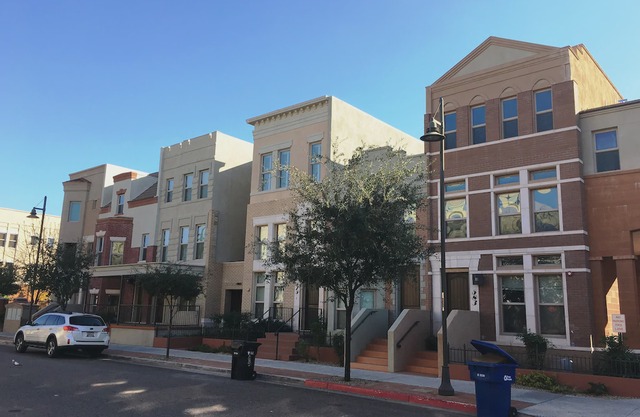 Walk to downtown Tempe, Town Lake / ASU, close drive to downtown Scottsdale