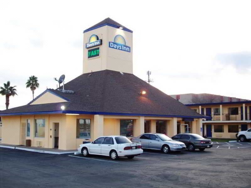 Westown Commercial Center Hotel | Econo Lodge Phoenix North I-17