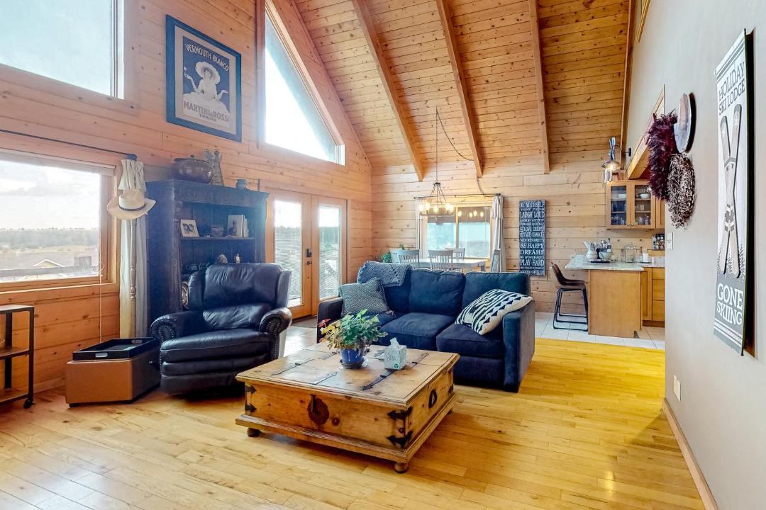 Lake Hatcher Park House | Coyote Chill