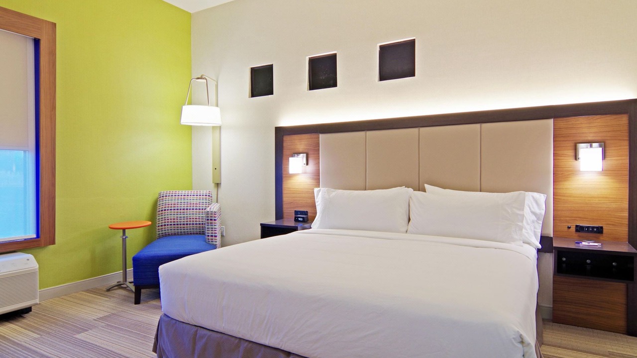 Photo of Bedroom in Desert Ridge West