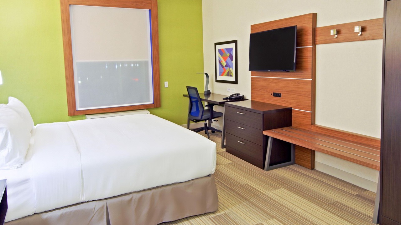Photo of Bedroom in Desert Ridge West