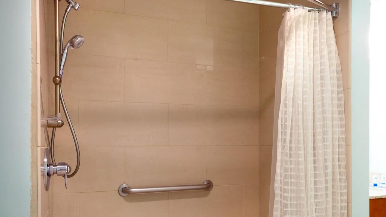 Photo of Bathroom in Sandy