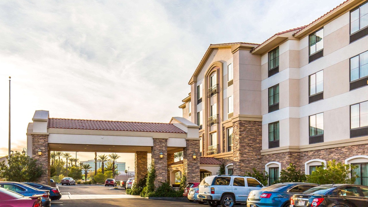 Photo of Buildings in Whitney Ranch
