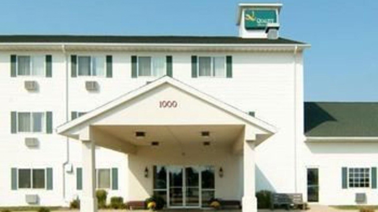 Photo of Buildings in Eldridge