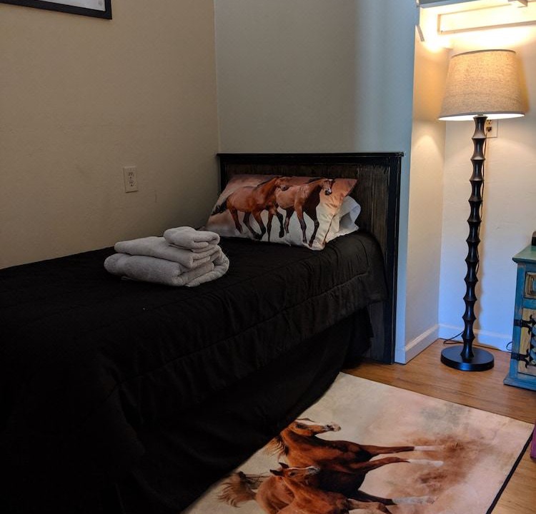 Photo of Bedroom in Oracle