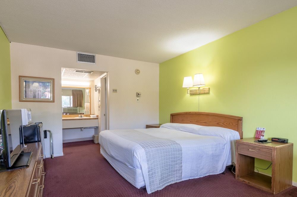 Photo of Bedroom in Hot Springs