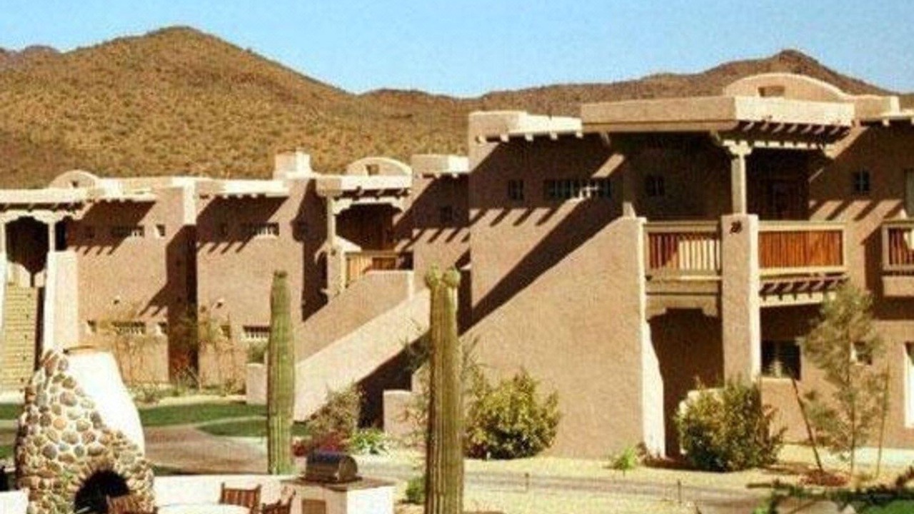 Photo of Buildings in Cave Creek
