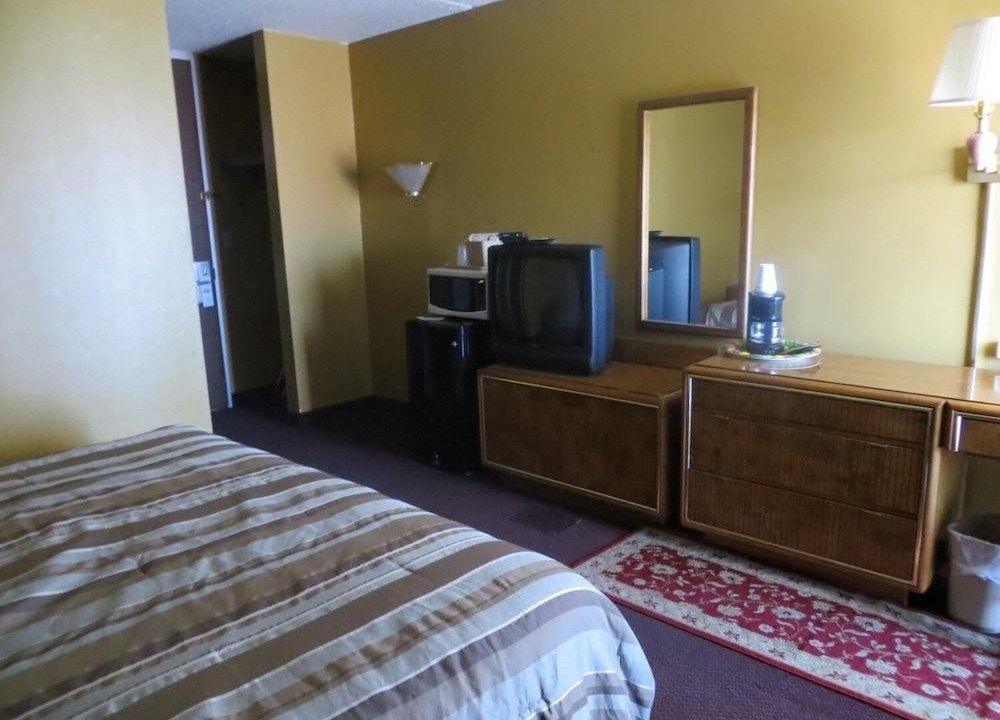 Photo of Bedroom in Northwest Colorado Springs