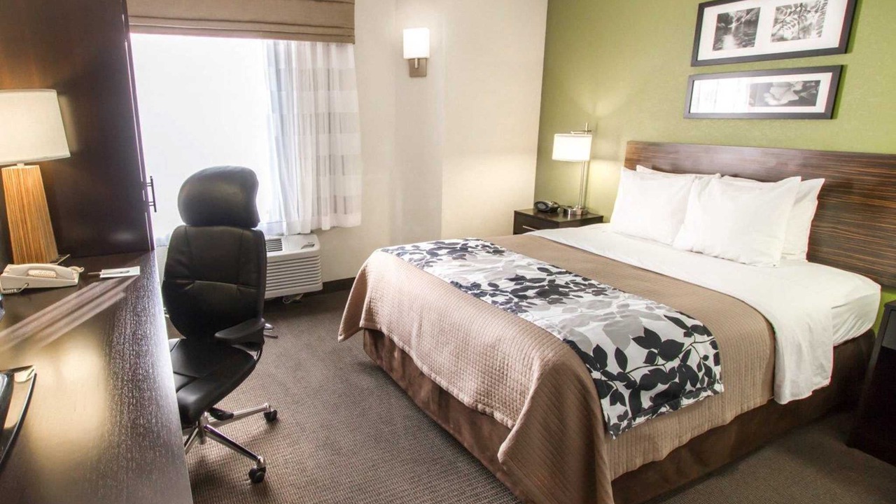 Photo of Bedroom in Paradise Valley Village