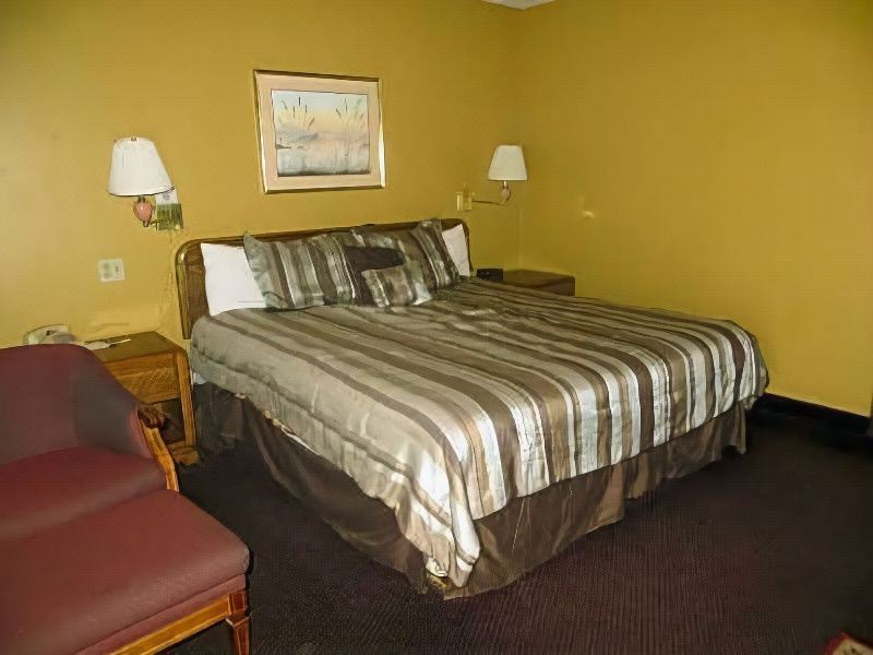 Photo of Bedroom in Northwest Colorado Springs