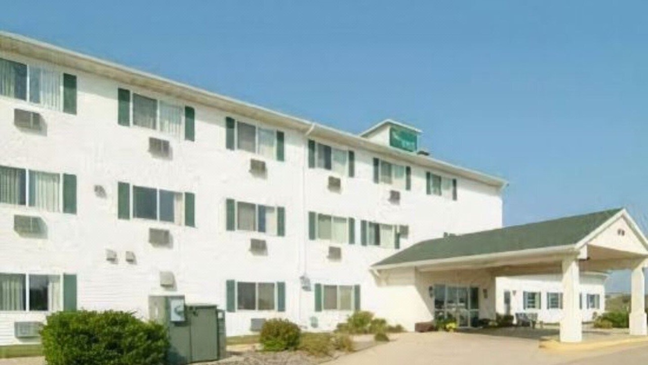 Photo of Buildings in Eldridge