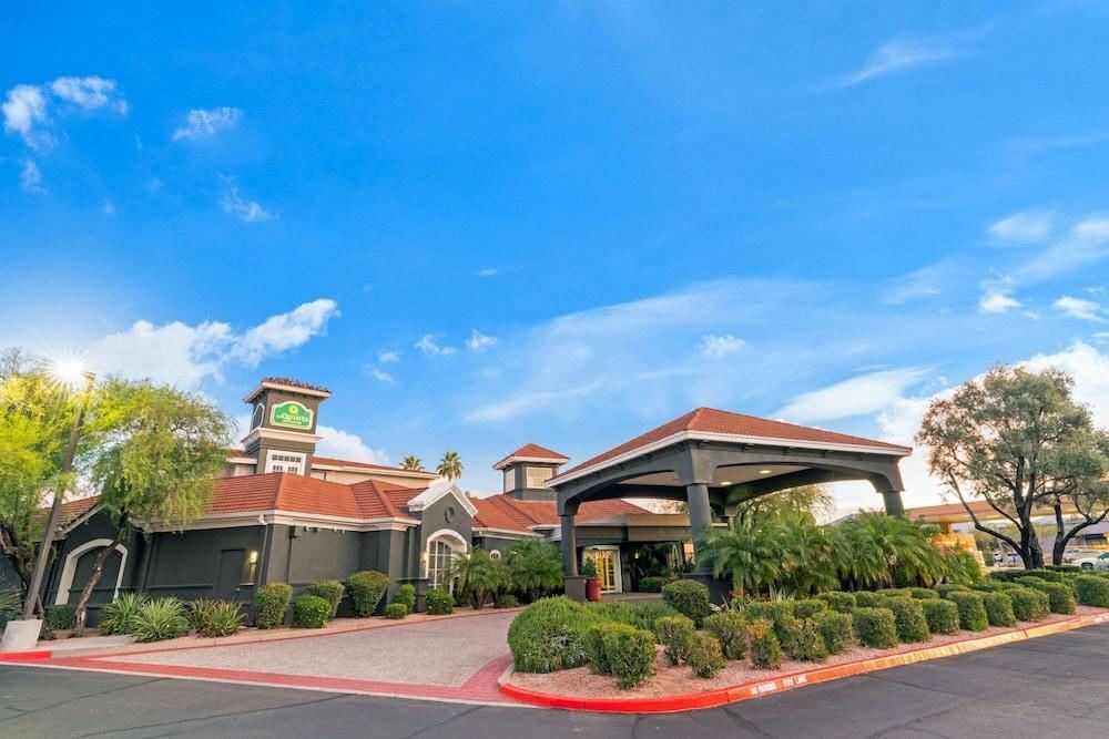 Photo of Buildings in Central Scottsdale