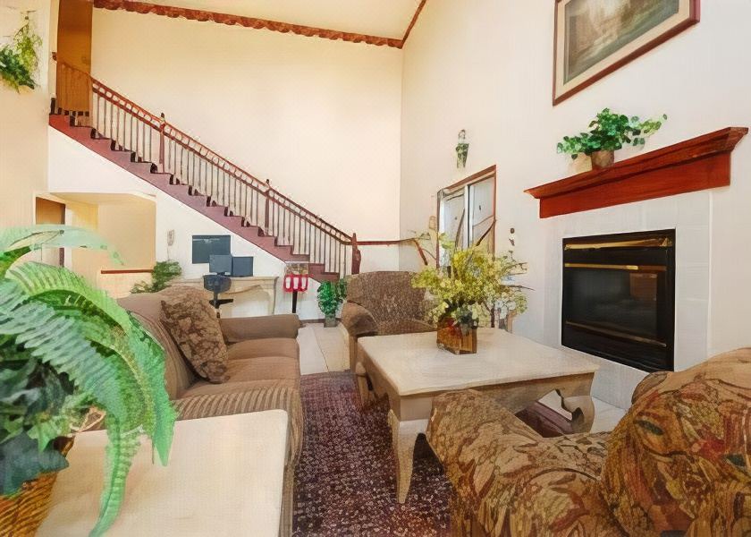 Photo of Livingroom in North Central Omaha