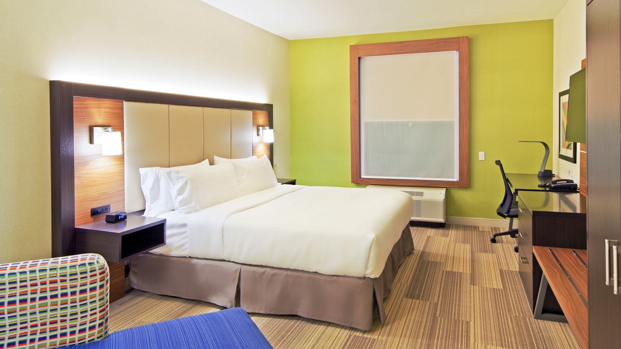Photo of Bedroom in Desert Ridge West