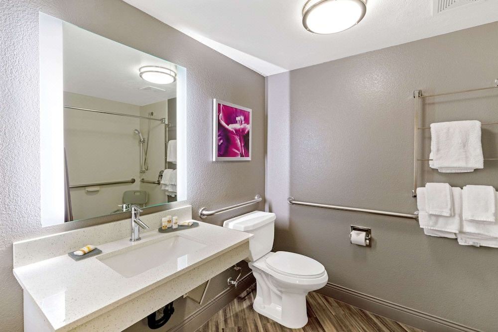 Photo of Bathroom in Central Scottsdale