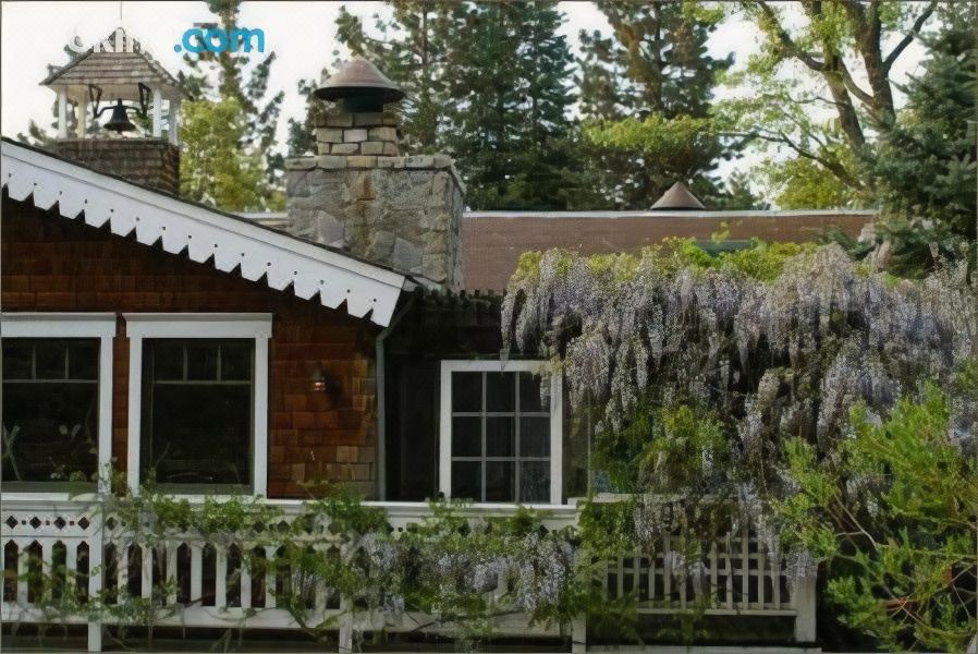 Photo of Buildings in Fish Camp