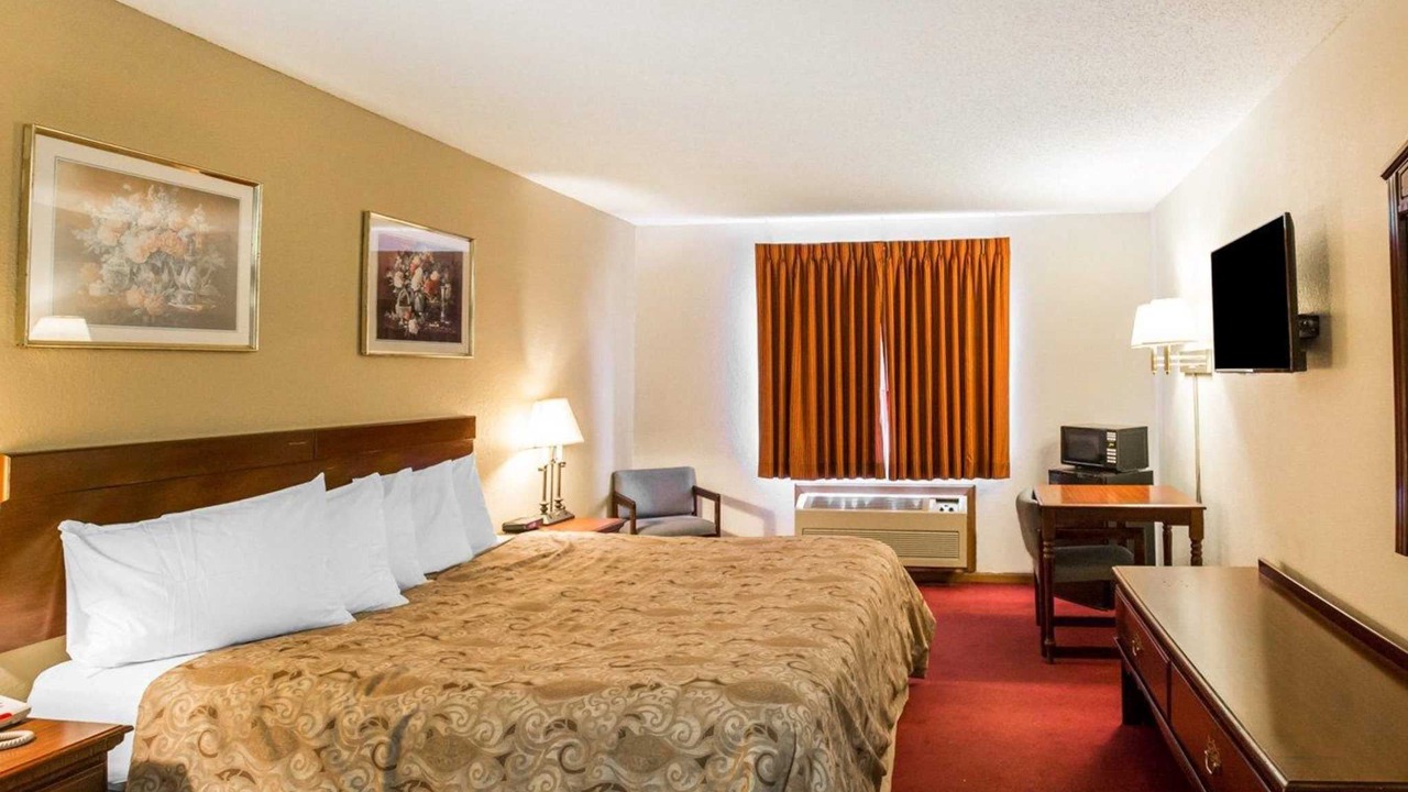 Photo of Bedroom in Cedar Rapids - Iowa City
