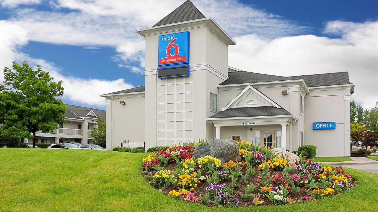 Photo of Buildings in Murray