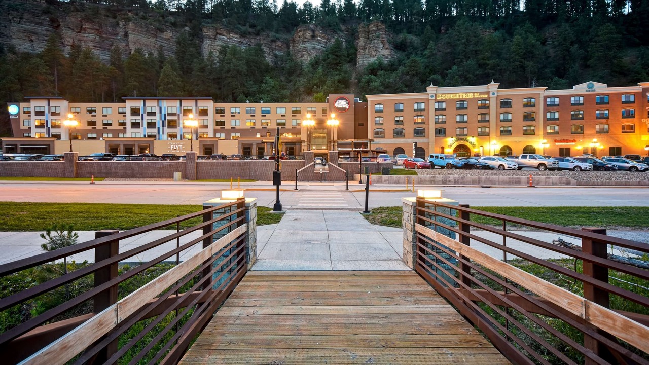 Photo of Others in Deadwood