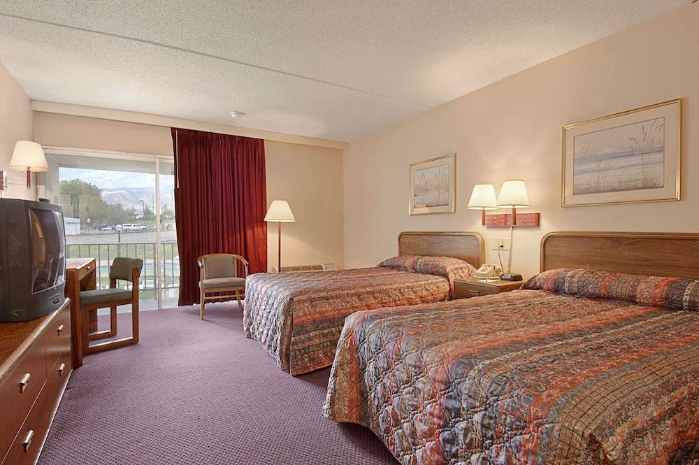 Photo of Bedroom in Northwest Colorado Springs