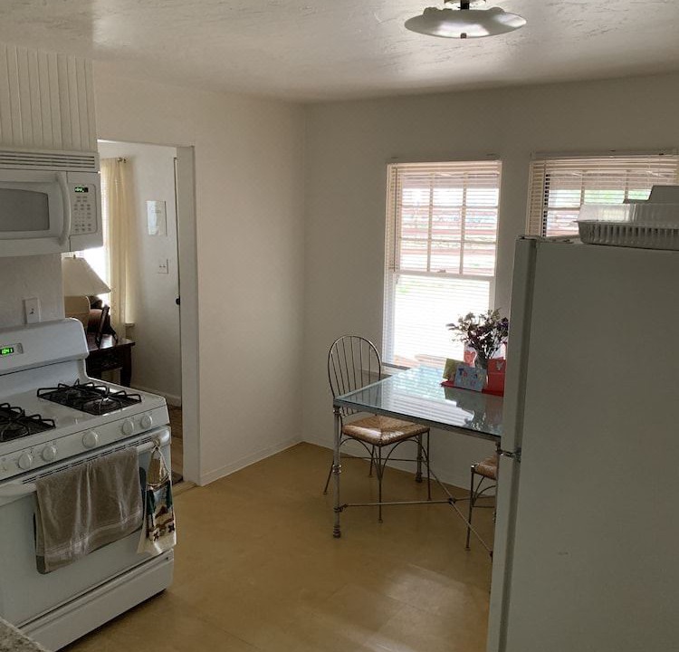 Photo of Livingroom in Oracle