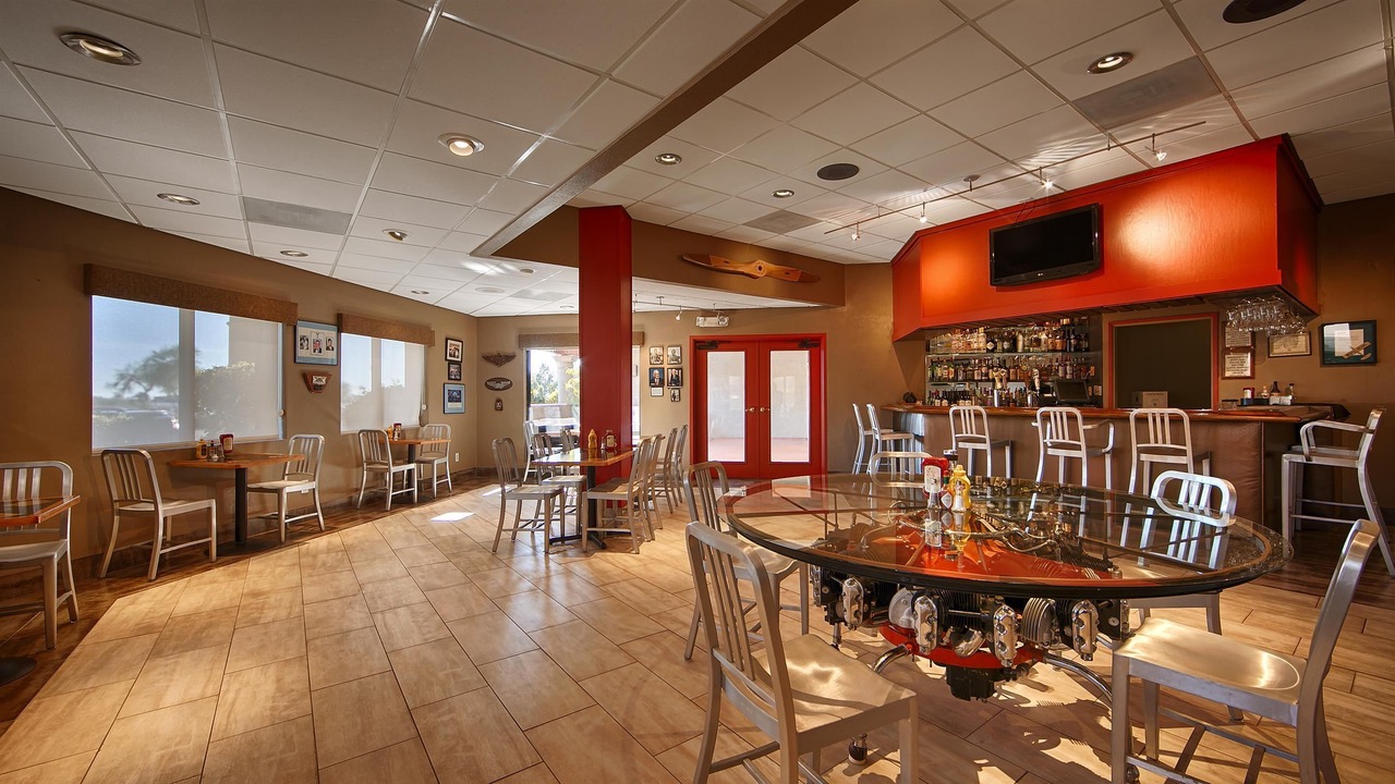 Photo of Livingroom in Thunderbird Industrial Airpark