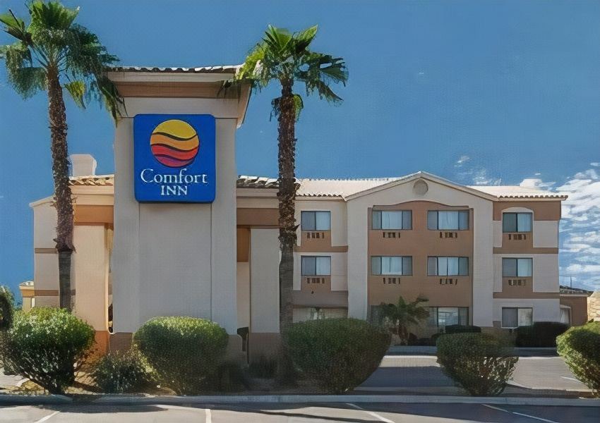 Photo of Buildings in Estrella