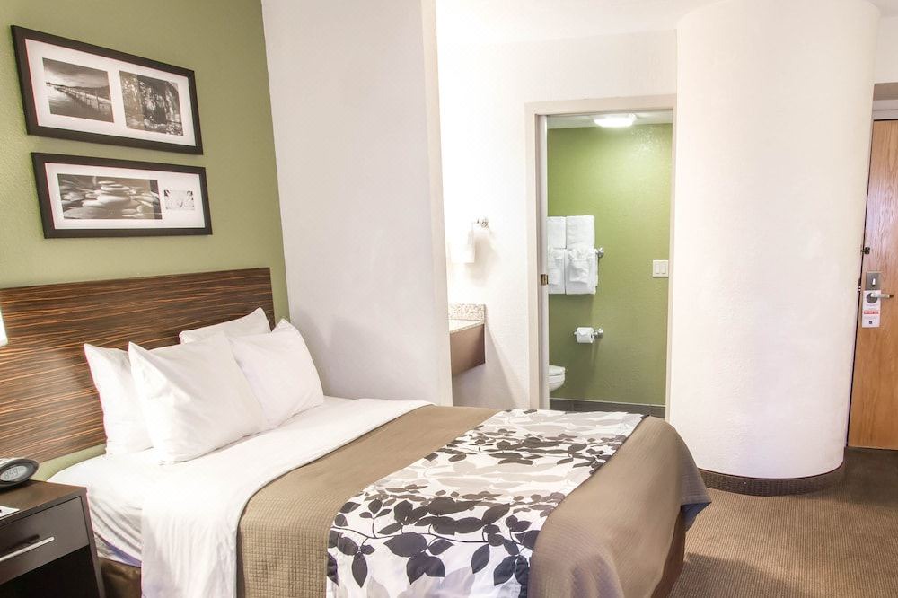 Photo of Bedroom in Paradise Valley Village