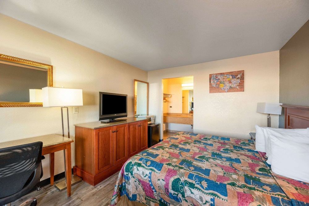 Photo of Bedroom in Westown Commercial Center