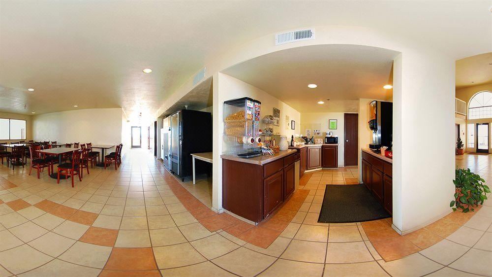 Photo of Livingroom in Holbrook