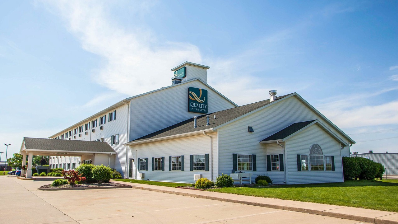 Photo of Buildings in Eldridge