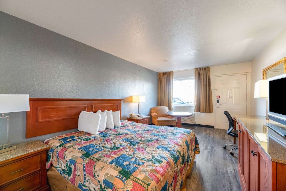 Photo of Bedroom in Westown Commercial Center